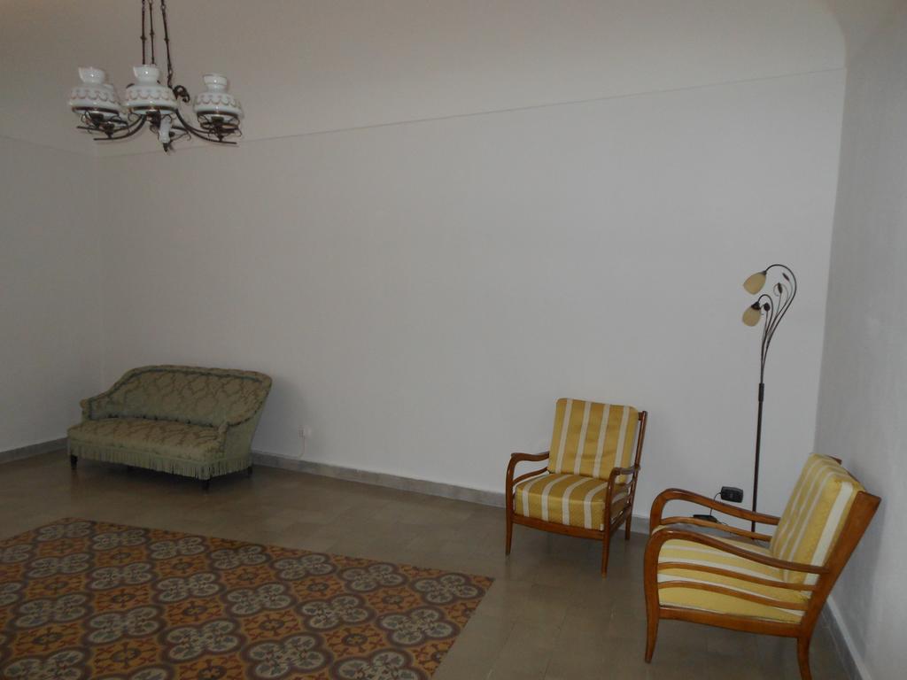Mareluna Syracuse Room photo